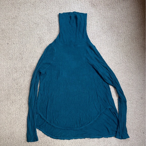Free People Women’s Dark Teal High-Low Turtleneck Thermal Size Small - Picture 1 of 5